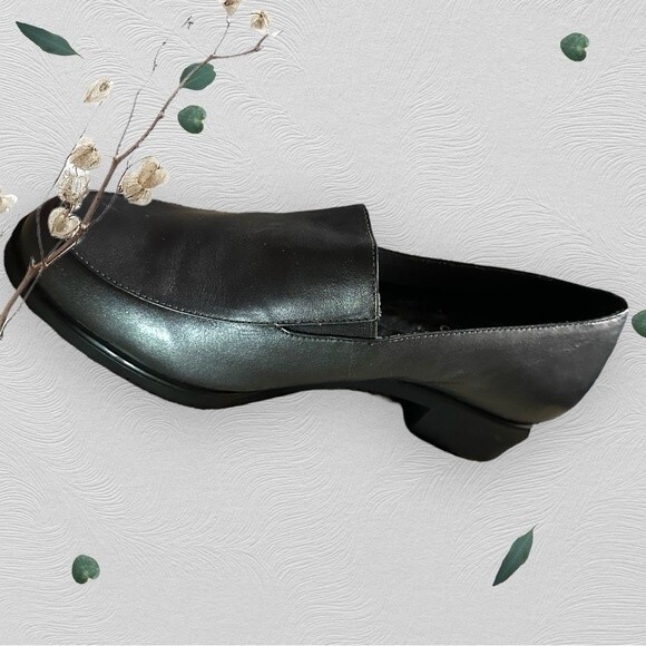 Walking Cradles leather black with a slight grey hue. Size 91/2 good condition. - Picture 1 of 11